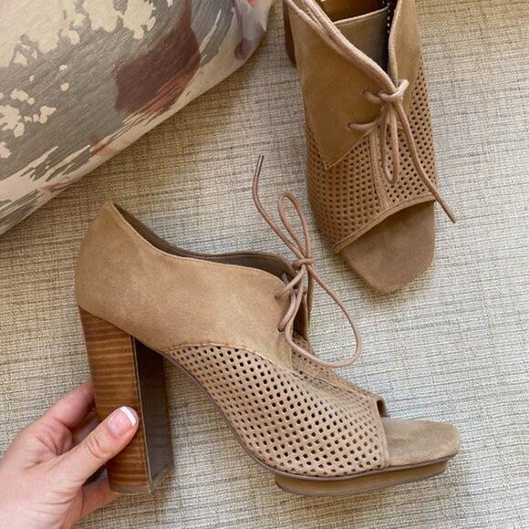 NEW Dolce Vita Beige Lace Up Ankle Booties Size 10 - Picture 5 of 5